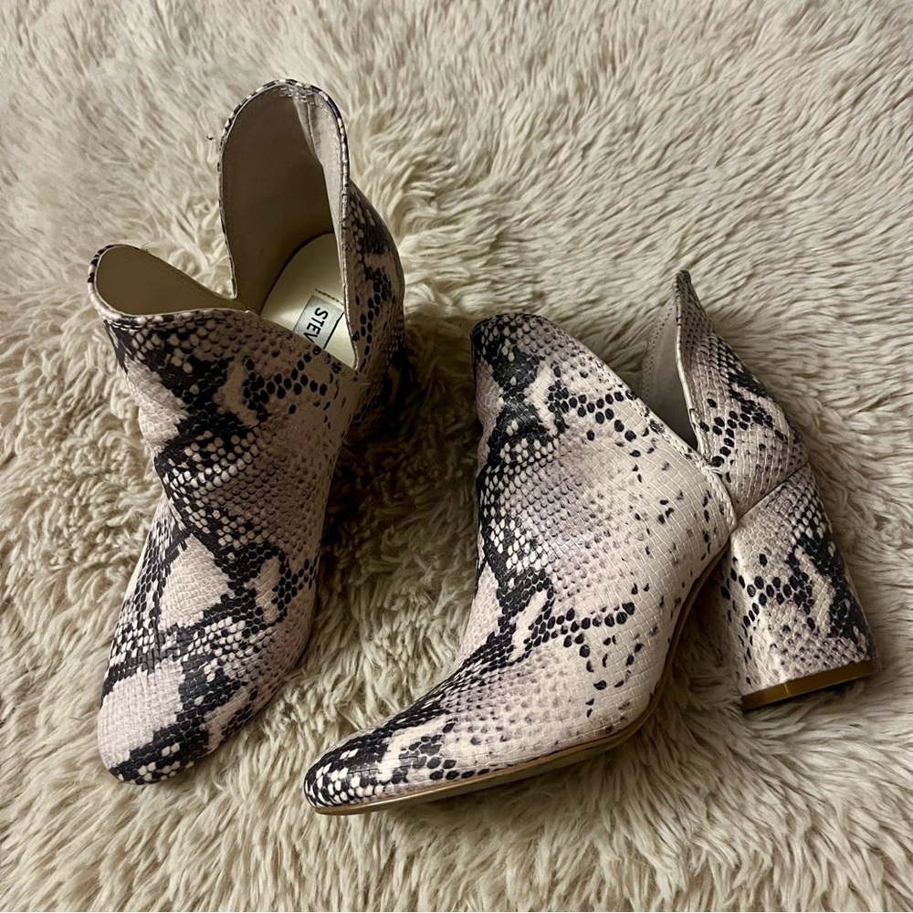 Steve Madden Rookie Snakeskin Pointed Toe Bootie Size 8 - Picture 13 of 13